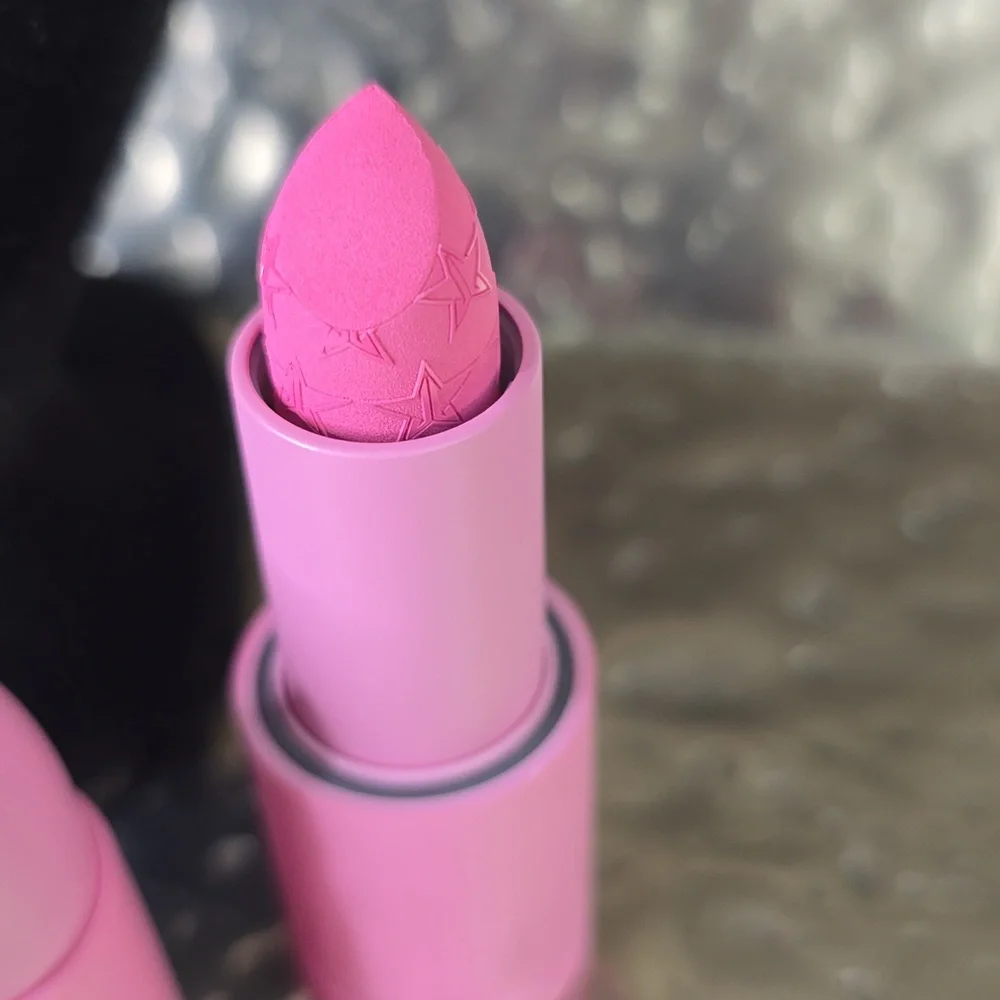 Jeffree Star Velvet Trap Lipstick - Laced Cake - NWT, RARE!!!